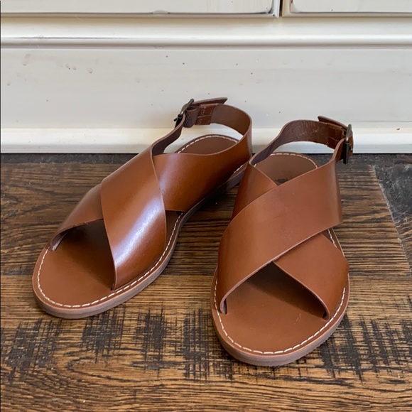 the boardwalk crossover sandal